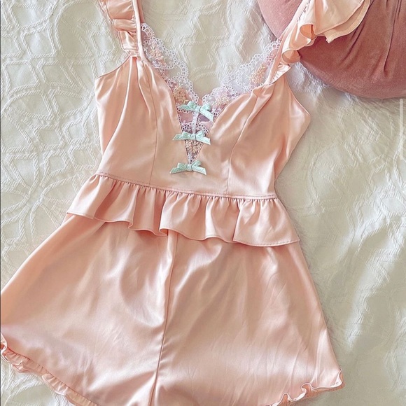 FOR LOVE & LEMONS Mabel Heart Embroidery Romper - Picture 8 of 13